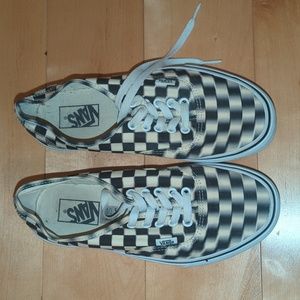 Vans Blur Checkered Sneakers